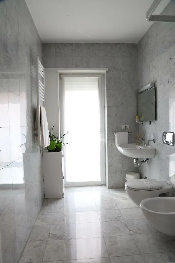 Vela Suites Milano Centro Con Garage 0*, Milan